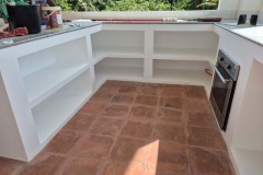 More-shelves-at-the-concrete-kitchen-counter
