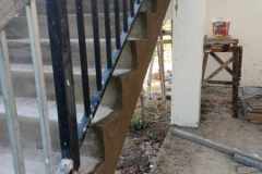 painting-the-metal-railing