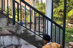 smoothening-the-concrete-stairway