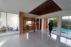 spacious-living-room-with-medium-sized-elegant-kitchen