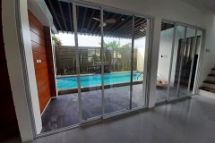 straight-access-to-pool-from-living-room