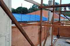 a-lot-of-scaffolds-have-to-be-used-to-ensure-the-ICF-forms-stay-in-place-during-pouring