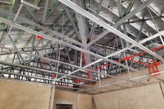 ceiling-hangs-from-trusses