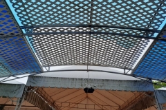 poly-carbonate-opening-up-to-the-sky