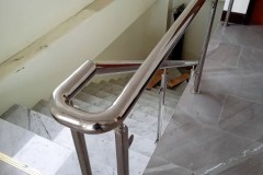 curvy-stainless-tubular-handles