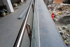 long-span-tube-handles-with-glass-panels