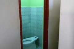 simple yet standard bathroom tank to be installed
